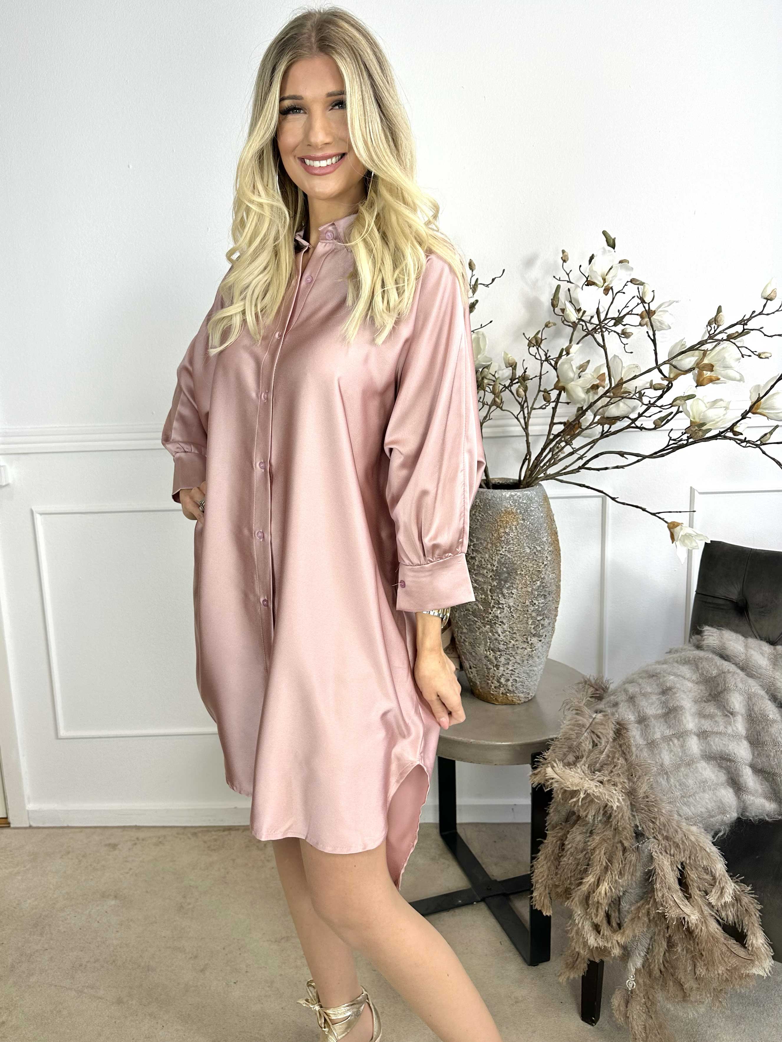 Anja - Skjorta i sidenlook med fladdermusärmar